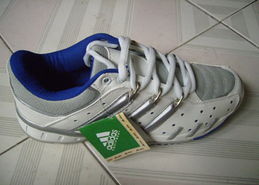 福州榮登貿(mào)易 多元經(jīng)營(yíng)，打造綜合零售與批發(fā)平臺(tái)